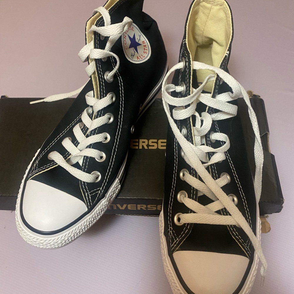 *** SOLD*** 

Converse Black and White High-Tops